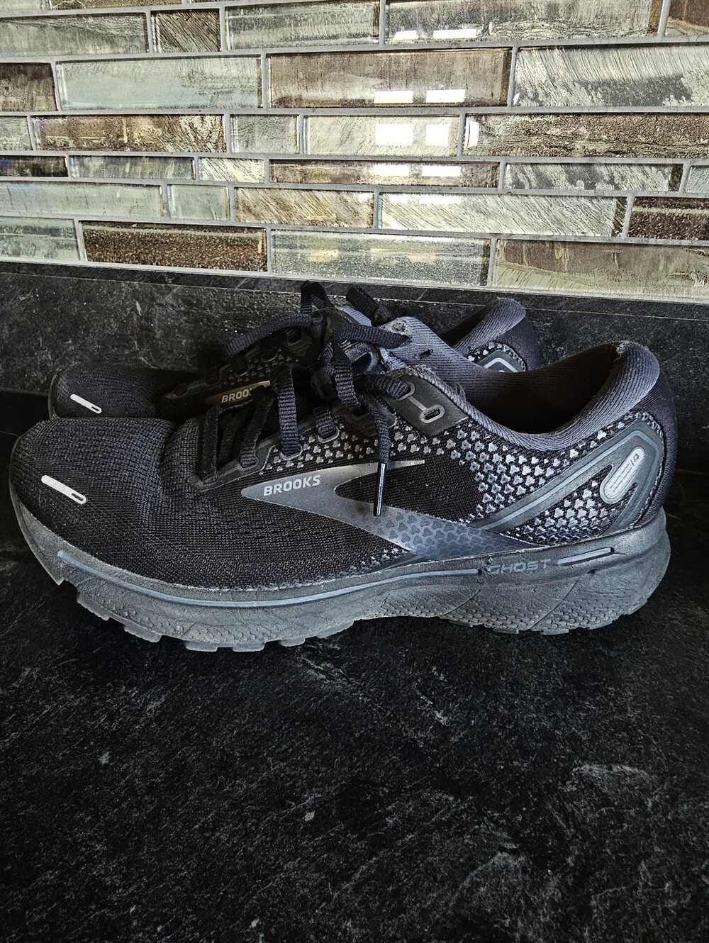 Brooks GHOST 14 womens Size 8.5, plenty of miles left